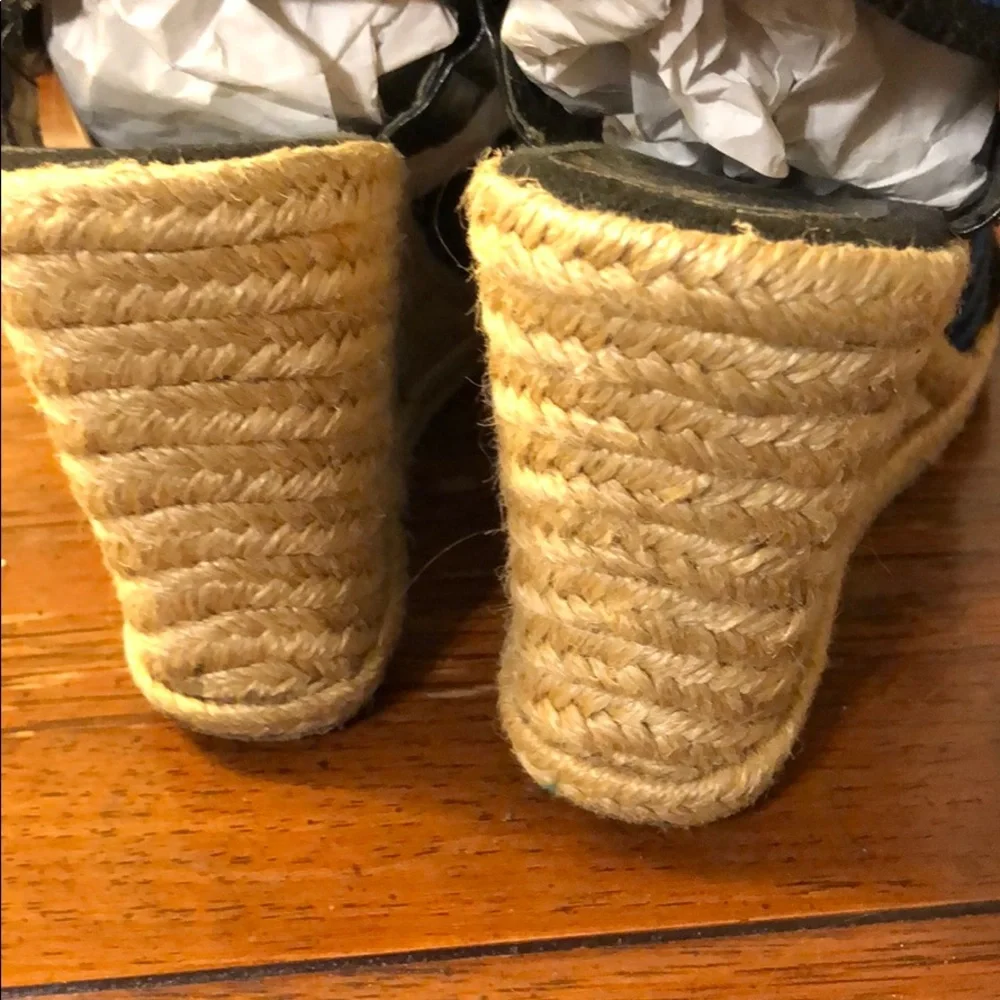 Tahari shoes perfect